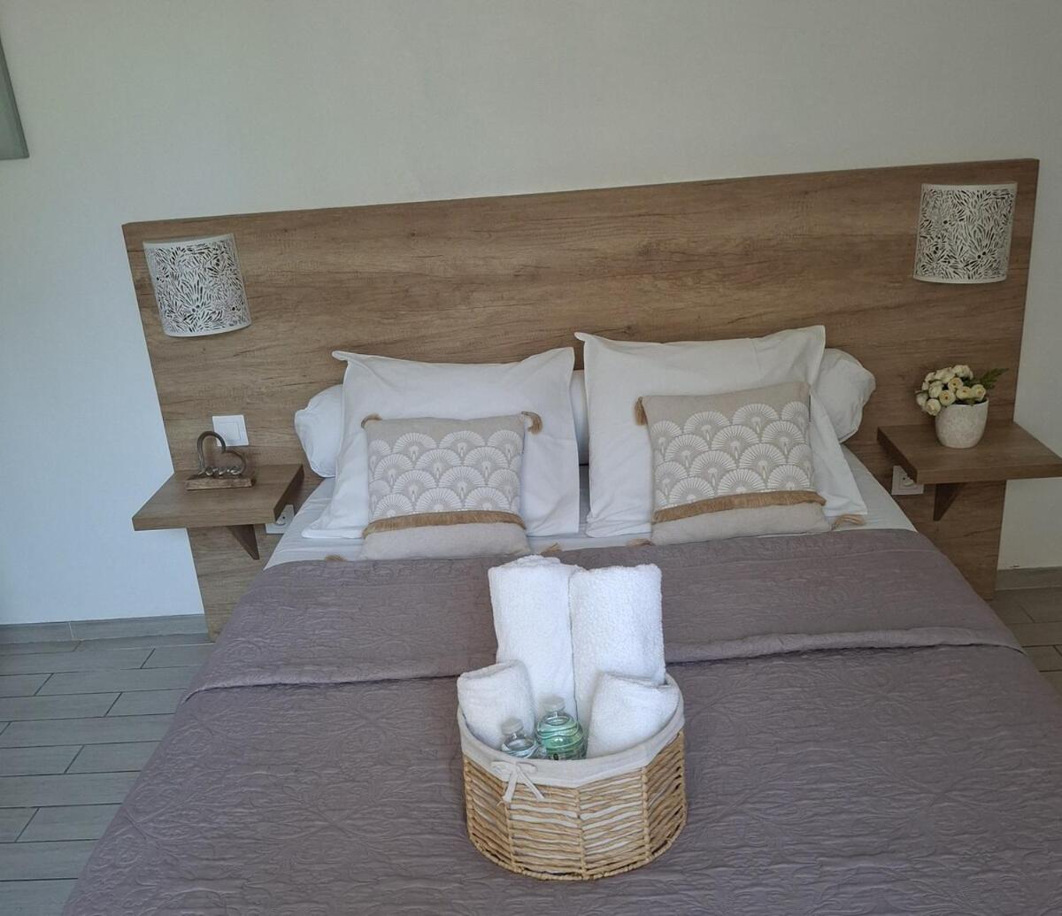 Mistral Appartements Port-Saint-Louis-du-Rhône Eksteriør billede