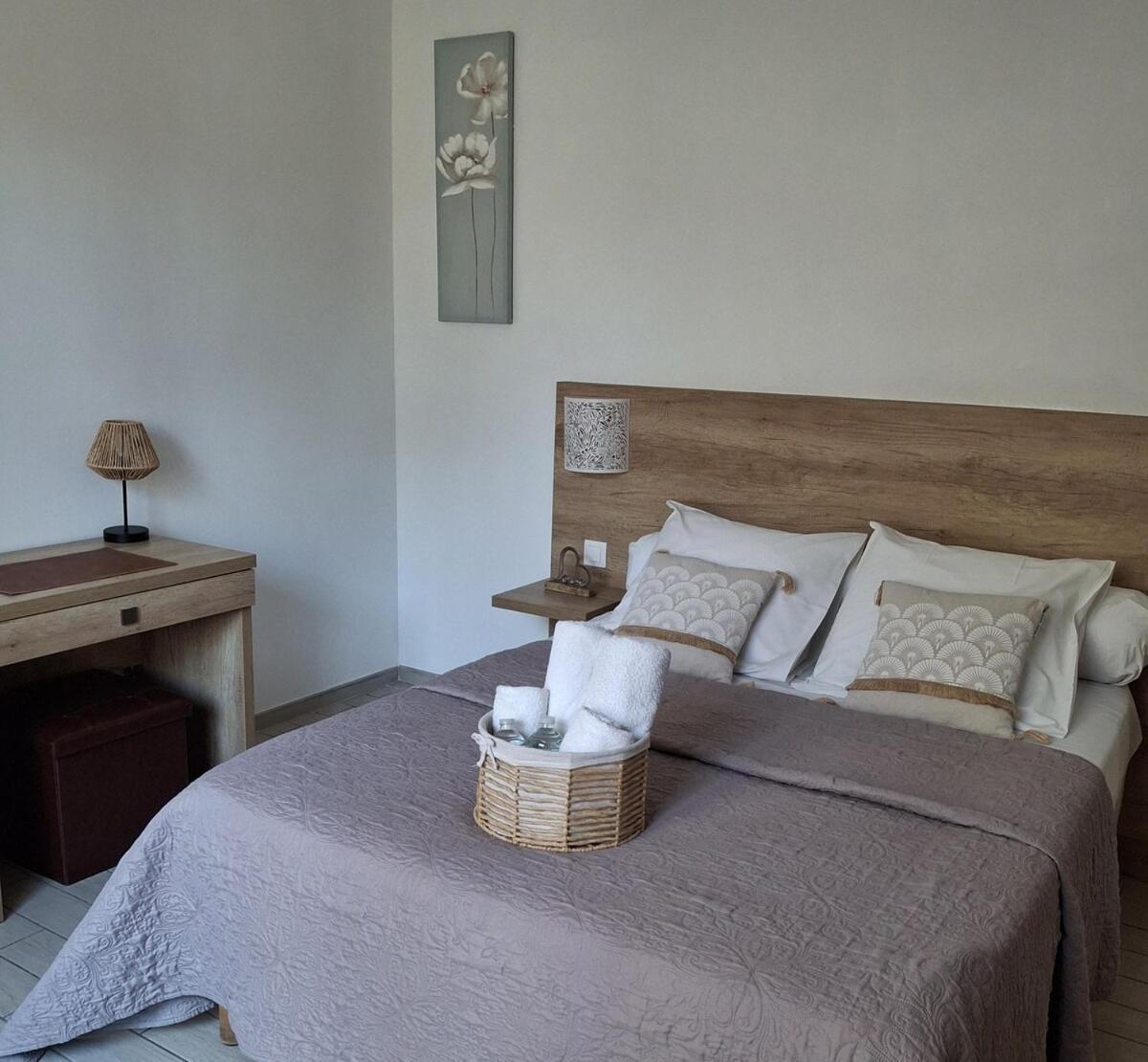 Mistral Appartements Port-Saint-Louis-du-Rhône Eksteriør billede